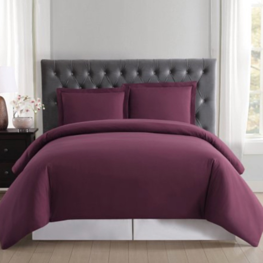 Truly Soft Everyday Duvet Cover Set, Red NWT